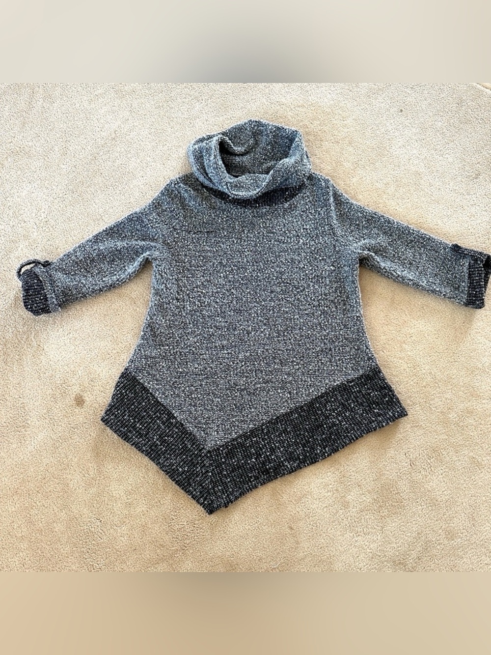 SJS turtleneck sweater / Size L
